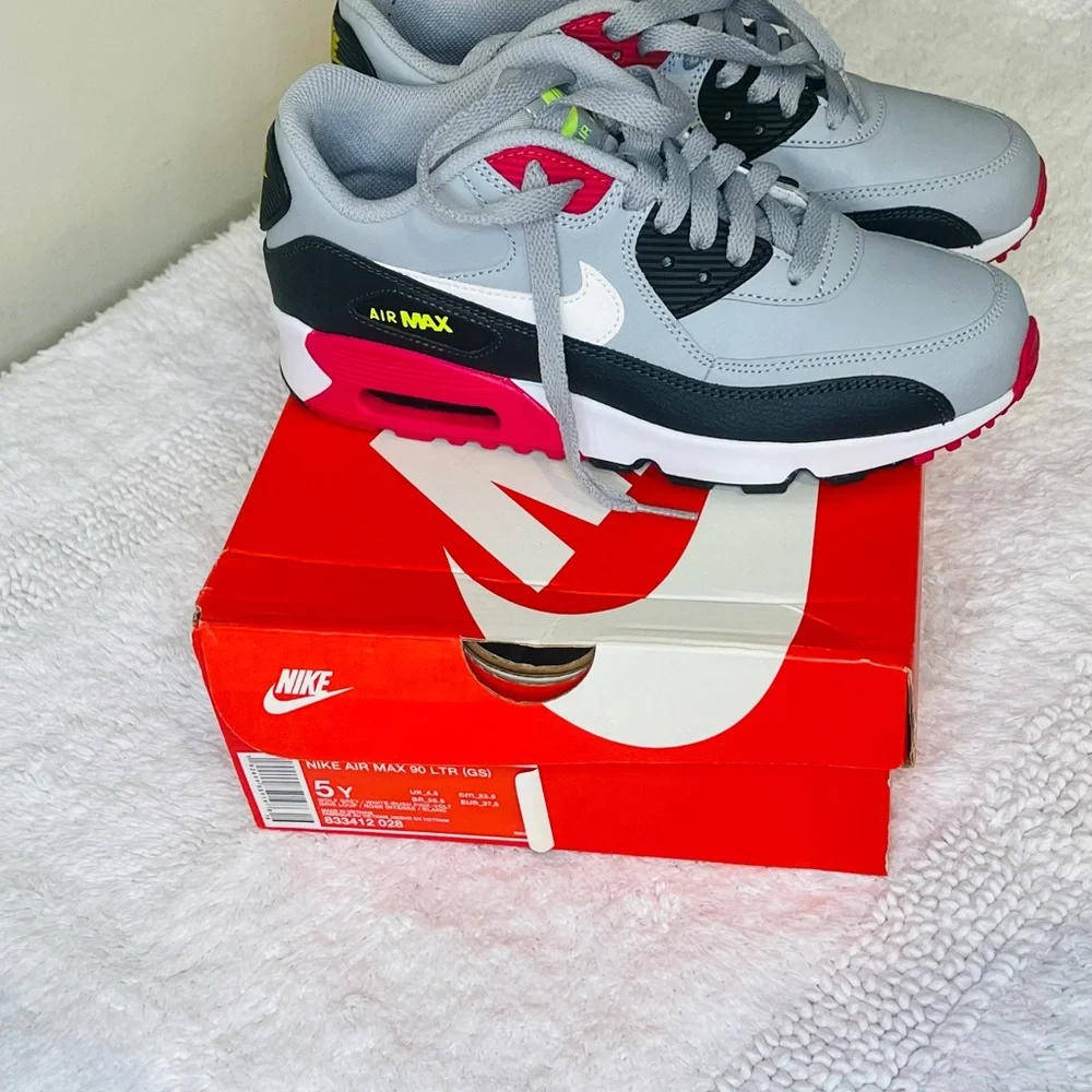 Nike Air Max 90 LTR (GS) | Size 5Y | Gray / Black / Pink - Picture 2 of 5
